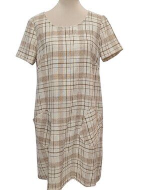 Patterned dress with sleeves and pockets